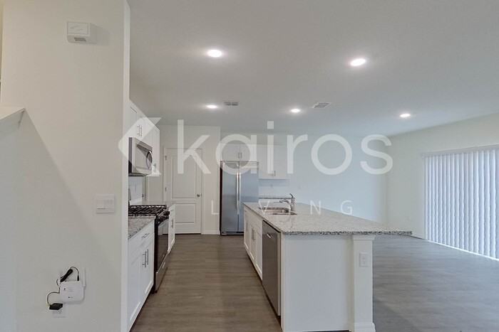 32216 Edson Ave - Photo 5 of 30