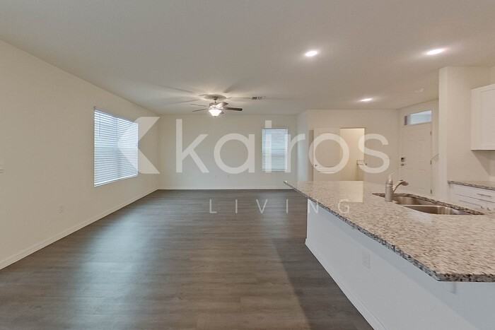 32216 Edson Ave - Photo 6 of 30