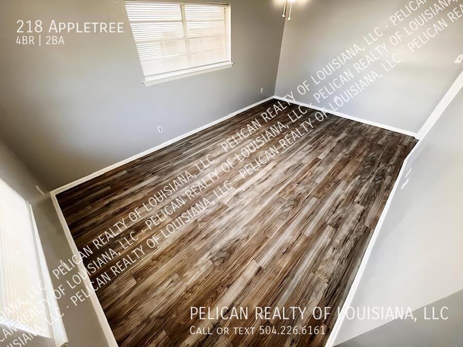 218 Appletree Ln - Photo 3 of 11