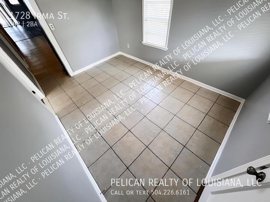 1728 Irma St - Photo 3 of 13