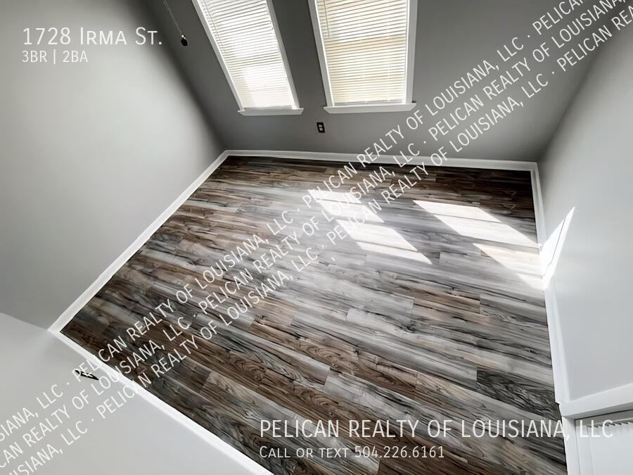 1728 Irma St - Photo 4 of 13