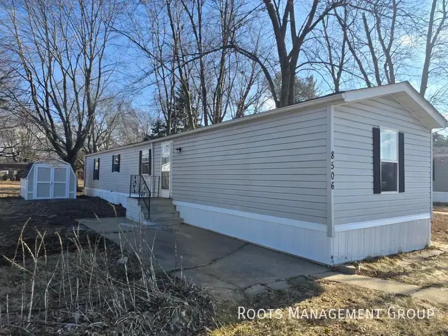 8506 N Dundee Rd - Photo 2 of 15