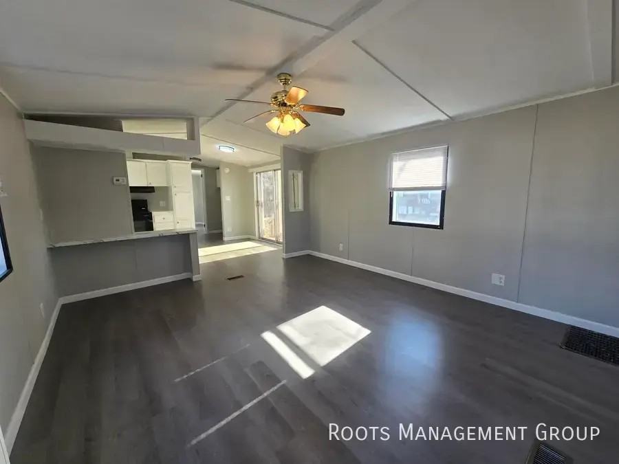 8506 N Dundee Rd - Photo 5 of 15