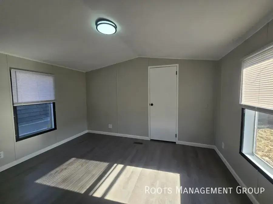 8506 N Dundee Rd - Photo 6 of 15