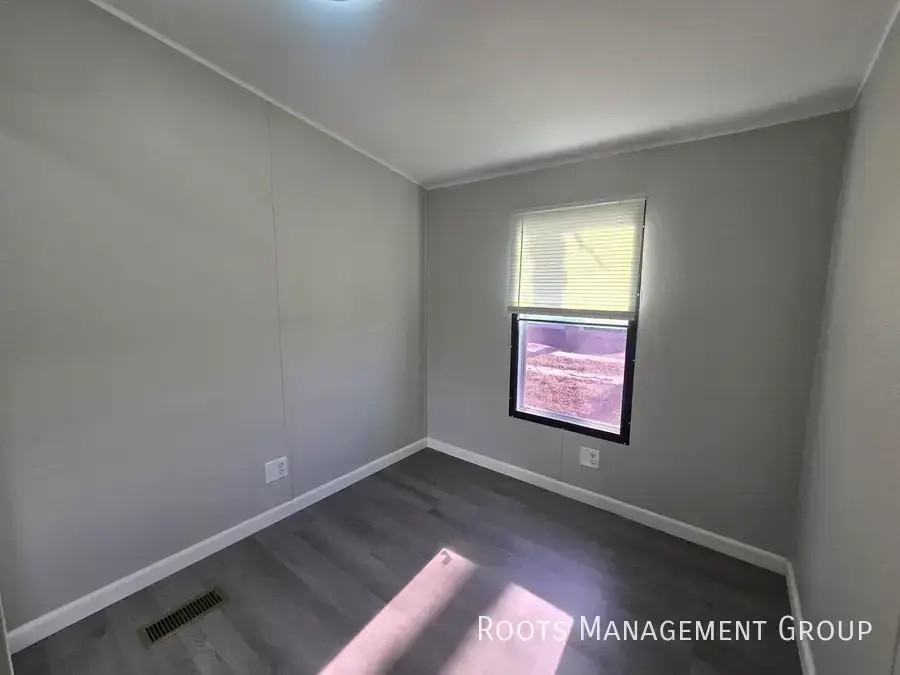 8506 N Dundee Rd - Photo 7 of 15