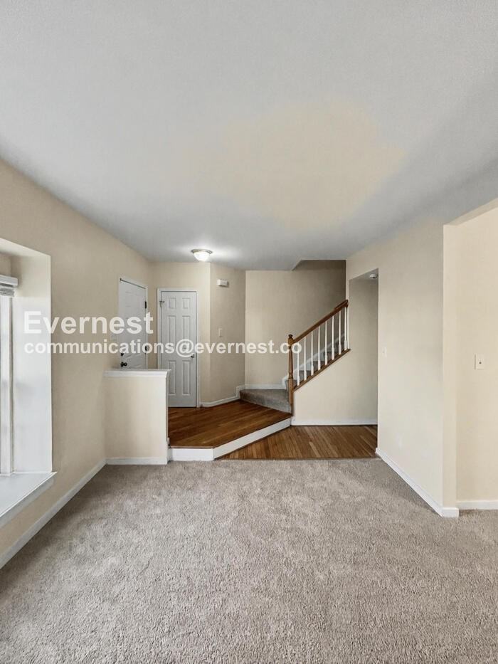 8726 Springwater Dr - Photo 3 of 33