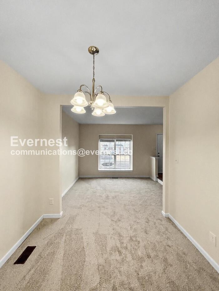 8726 Springwater Dr - Photo 6 of 33