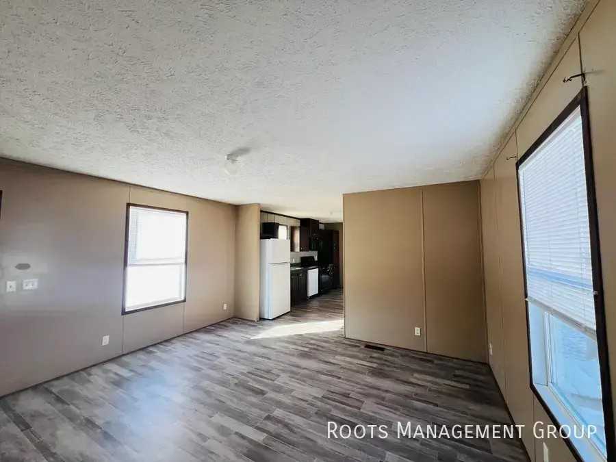 2300 E Philip Ave Trlr 17b #17B - Photo 3 of 11