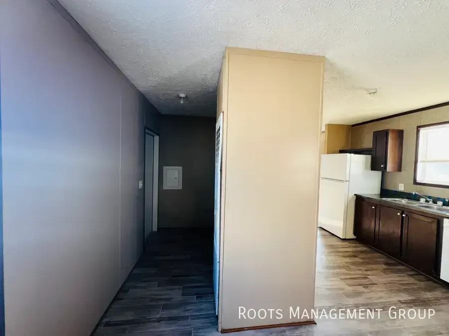 2300 E Philip Ave Trlr 17b #17B - Photo 4 of 11