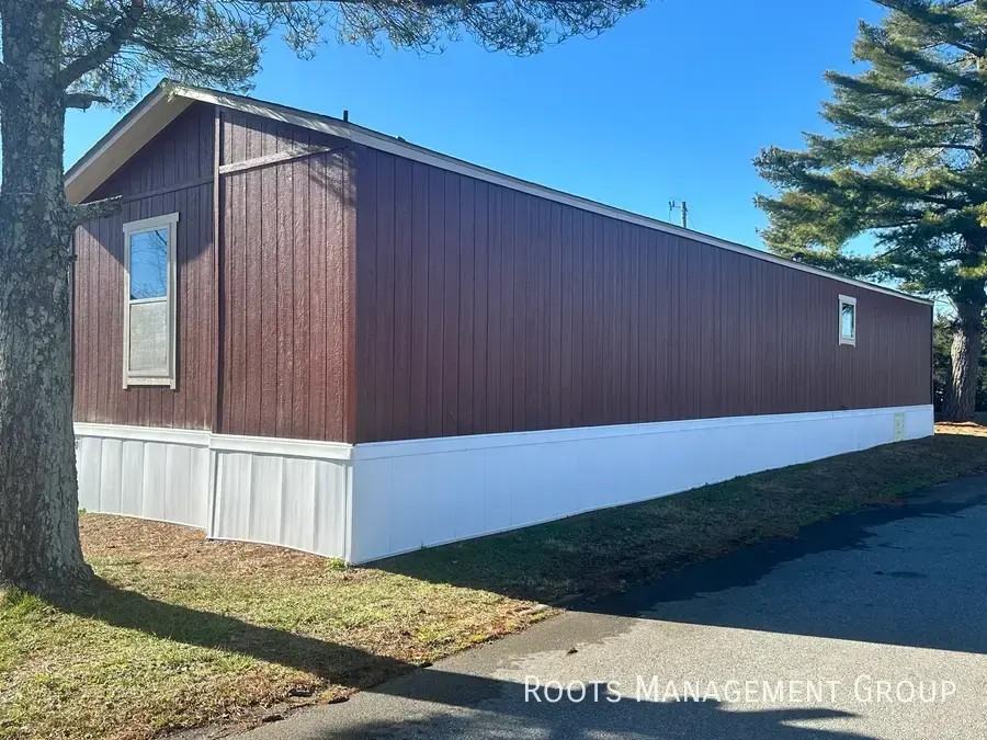 20 Riviera Courts Dr #20 - Photo 3 of 15