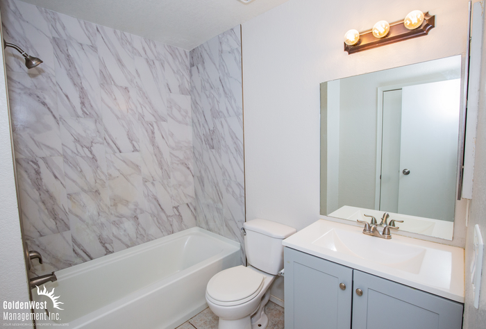 496 Sellers Pl - Photo 7 of 10