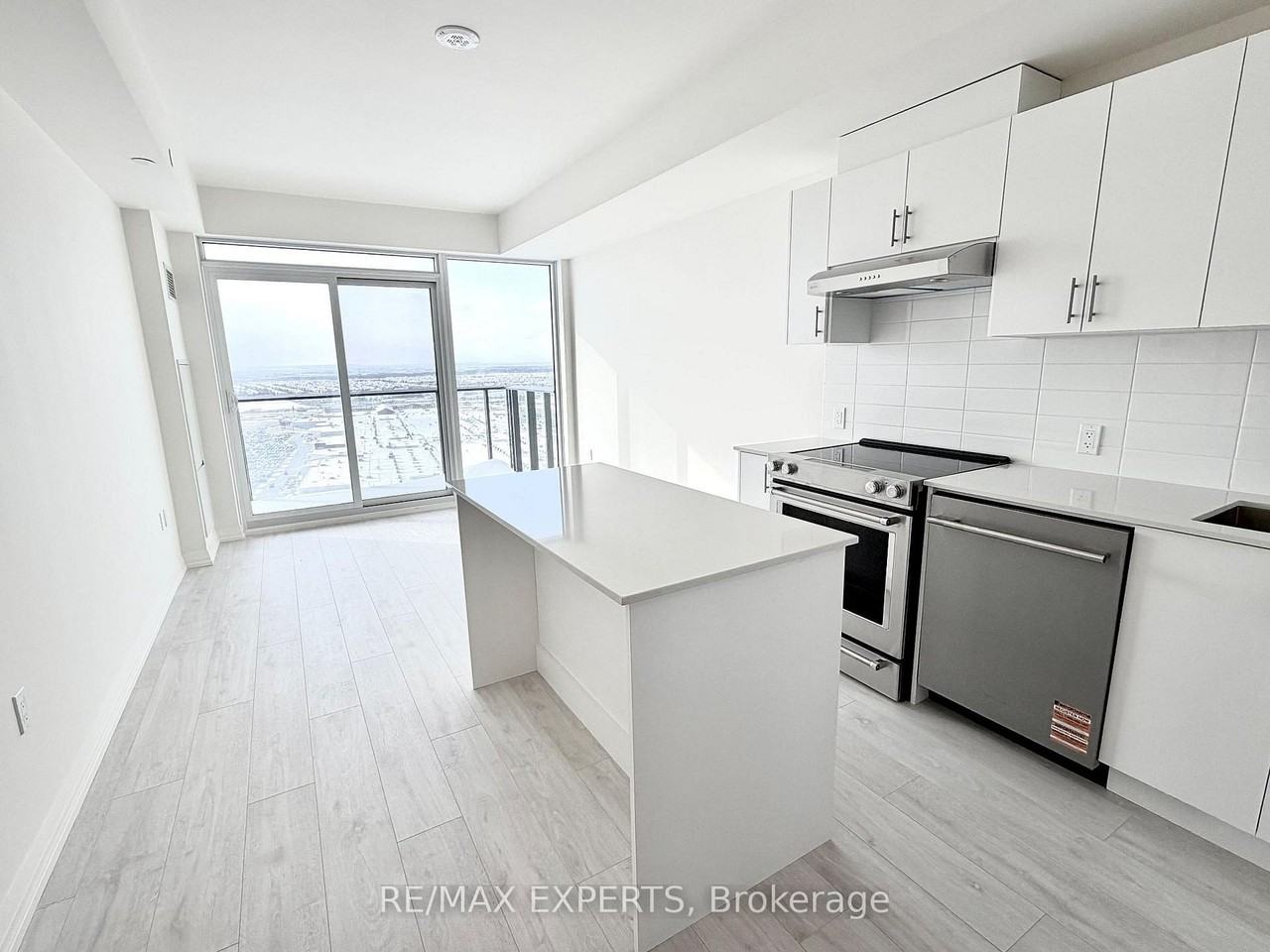 27 Korda Gate #2208 - Photo 2 of 15