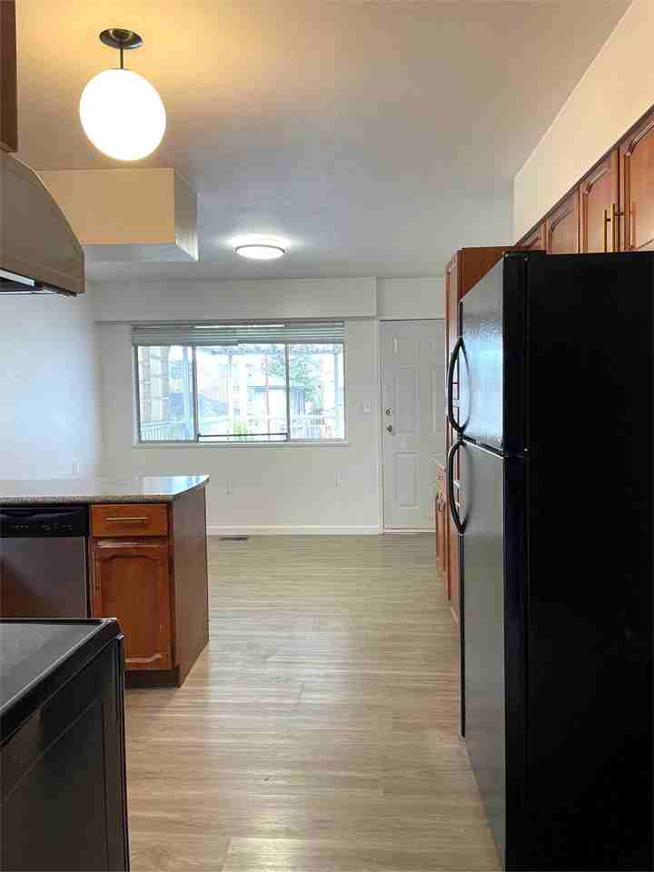 135 East 54th Avenue - Photo 4 of 10