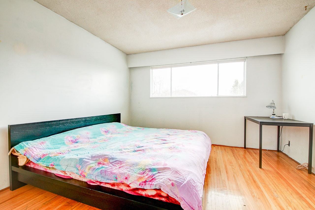 135 East 54th Avenue - Photo 7 of 10