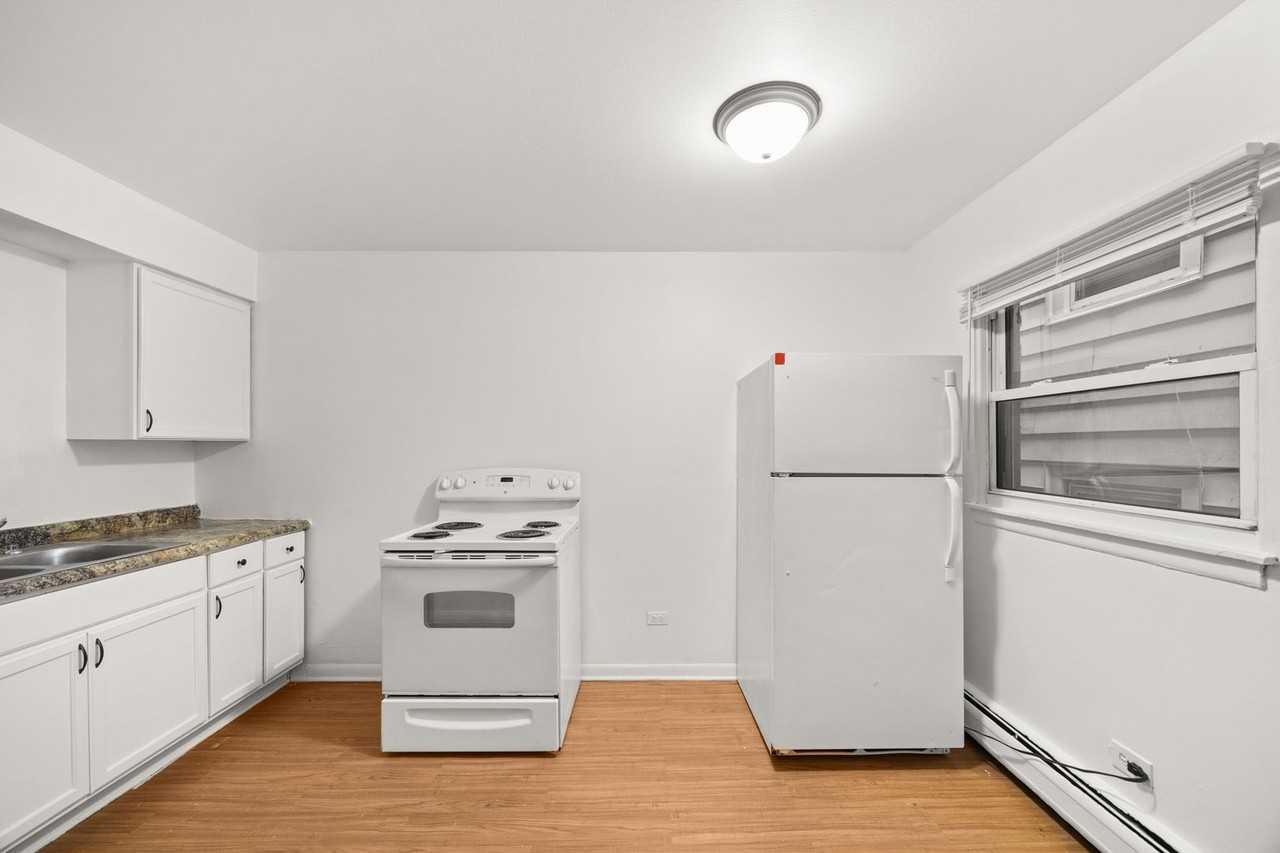 1426 S Cicero Ave #307 - Photo 2 of 10