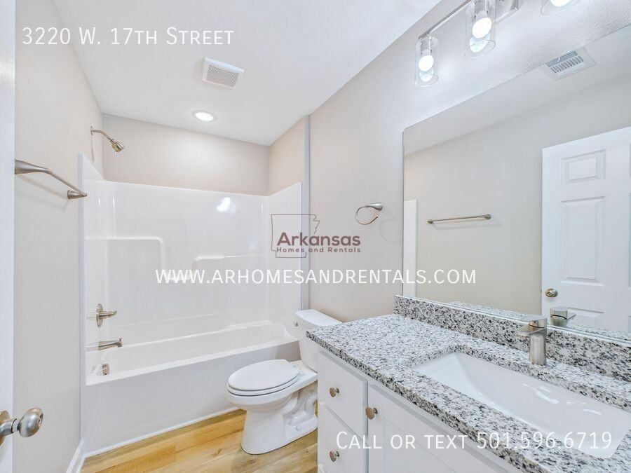 3220 W 17th St - Photo 6 of 12