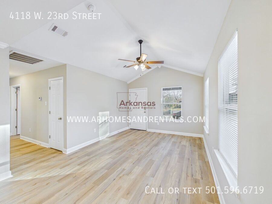 4118 W 23rd St - Photo 2 of 12