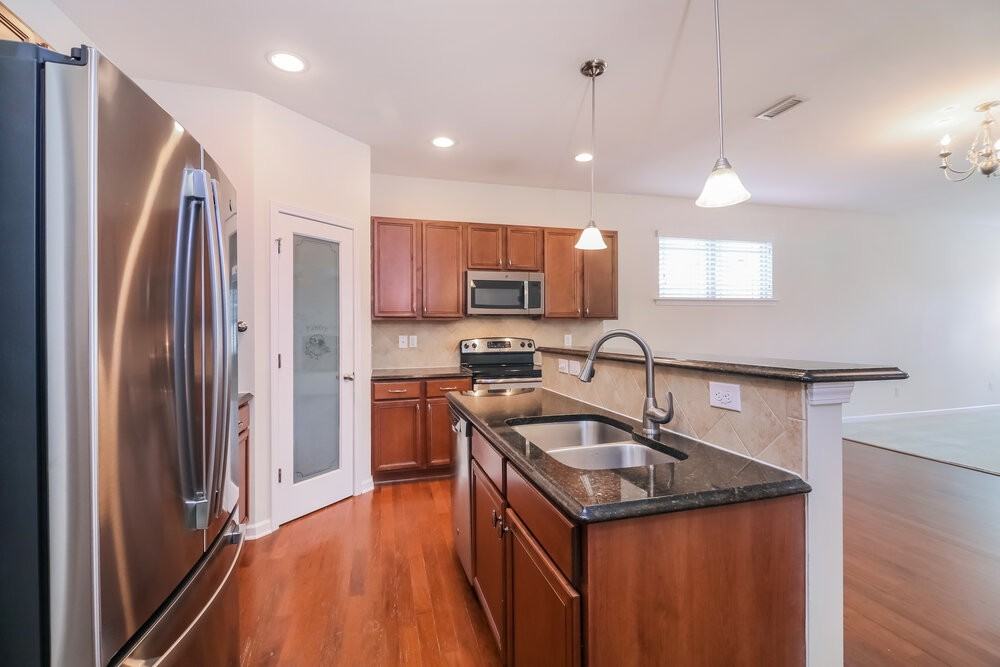 21 Wensley Ct - Photo 7 of 17