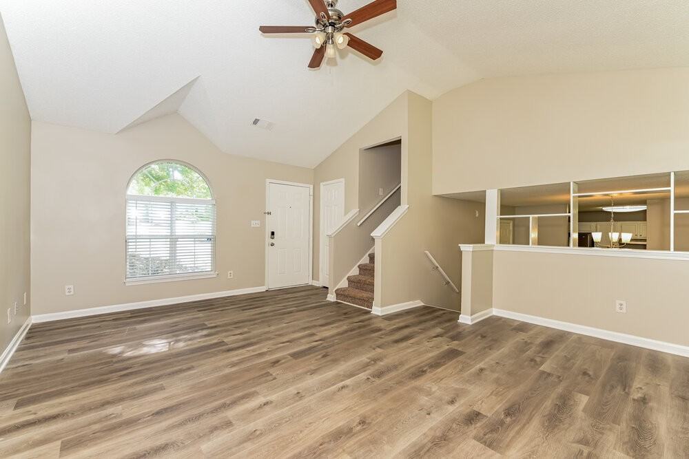 330 Brookside Dr - Photo 5 of 17