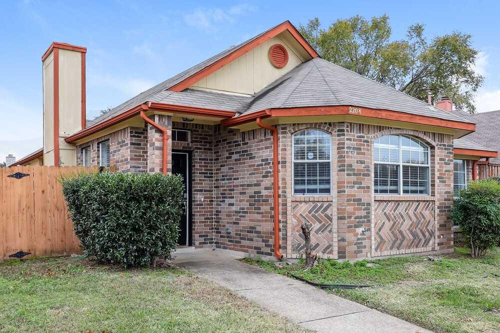 2208 Browning Dr - Photo 3 of 16