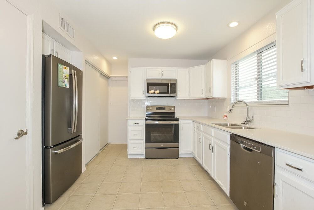 4758 W Escuda Dr - Photo 6 of 15