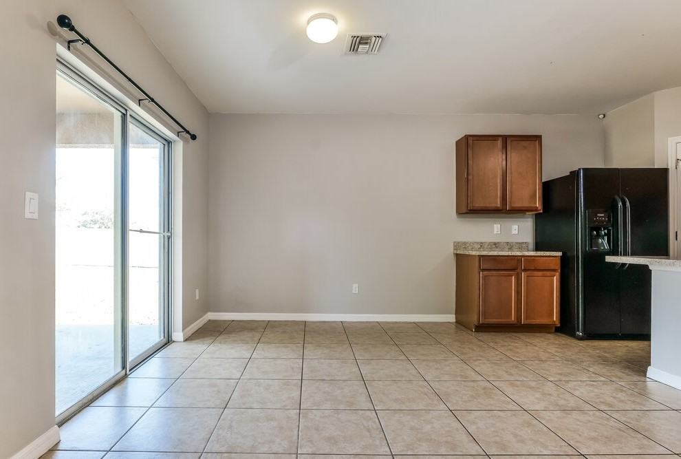 25 Sw 19th Ter - Photo 5 of 15