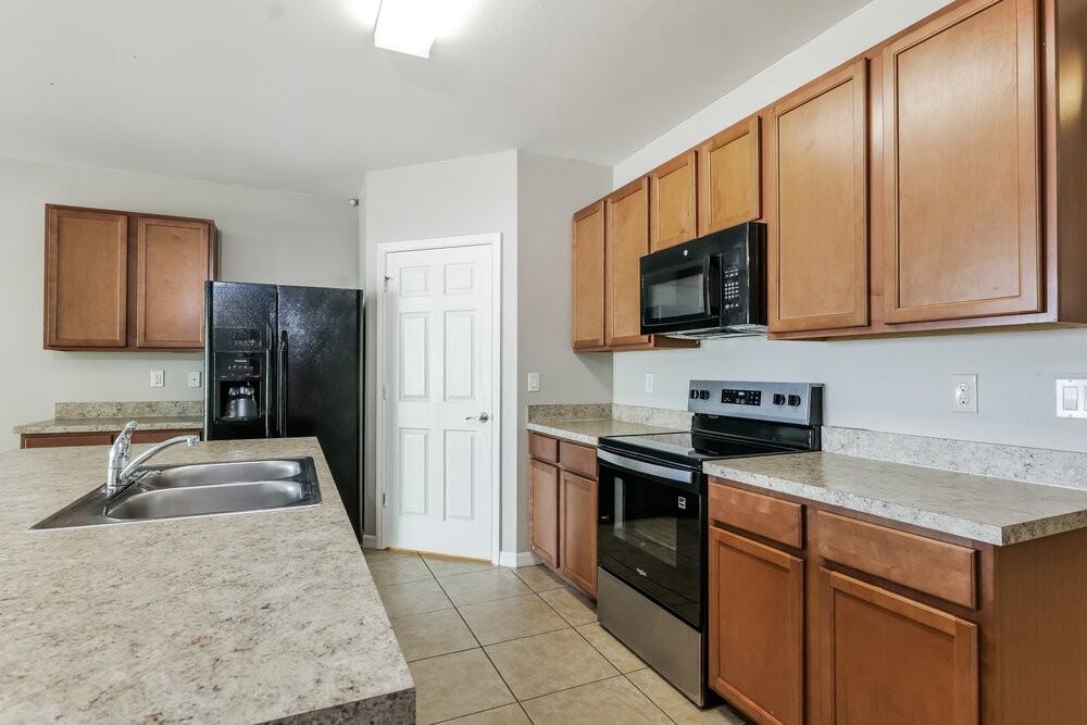 25 Sw 19th Ter - Photo 7 of 15