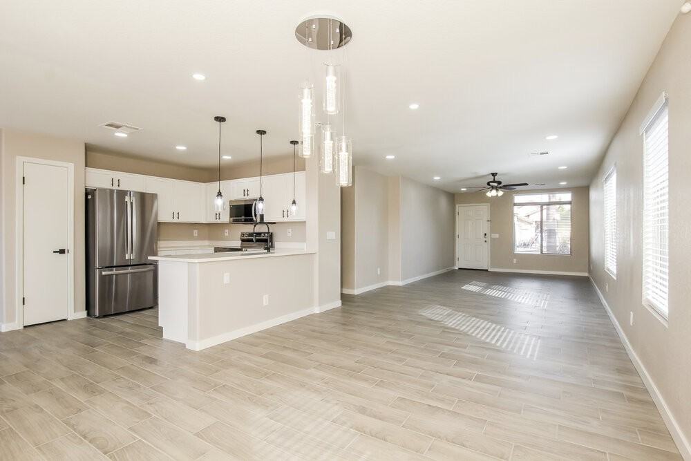 15915 W Tasha Dr - Photo 5 of 16