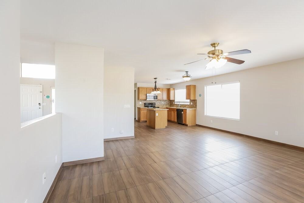 2210 W Saint Catherine Ave - Photo 6 of 16