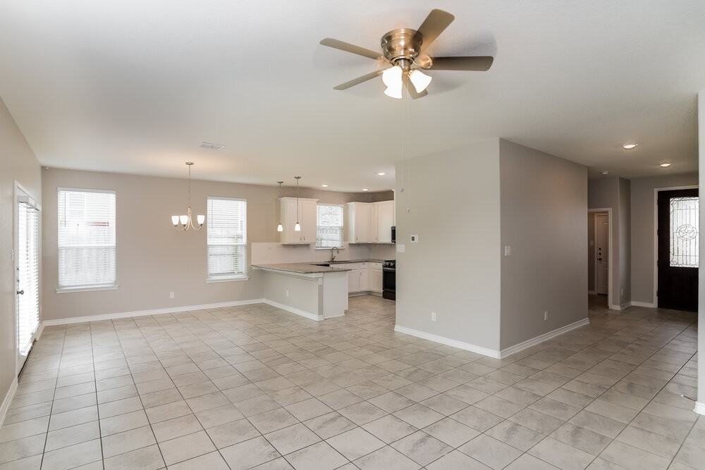 14619 Jocasta Dr - Photo 4 of 17