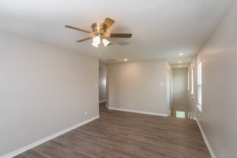 14619 Jocasta Dr - Photo 7 of 17