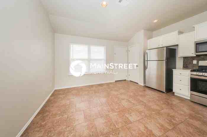 4601 Wagner Lake Dr - Photo 4 of 17