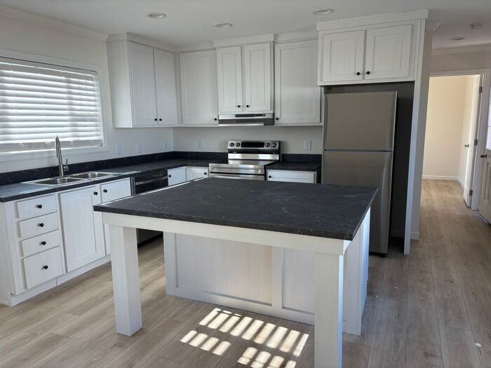 Maple Dr - Photo 2 of 10