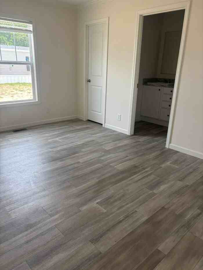 Maple Dr - Photo 5 of 10