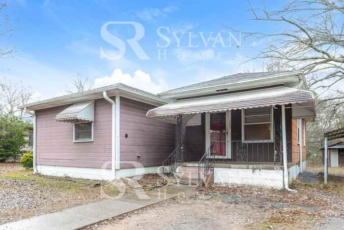 209 Holly St - Photo 2 of 15