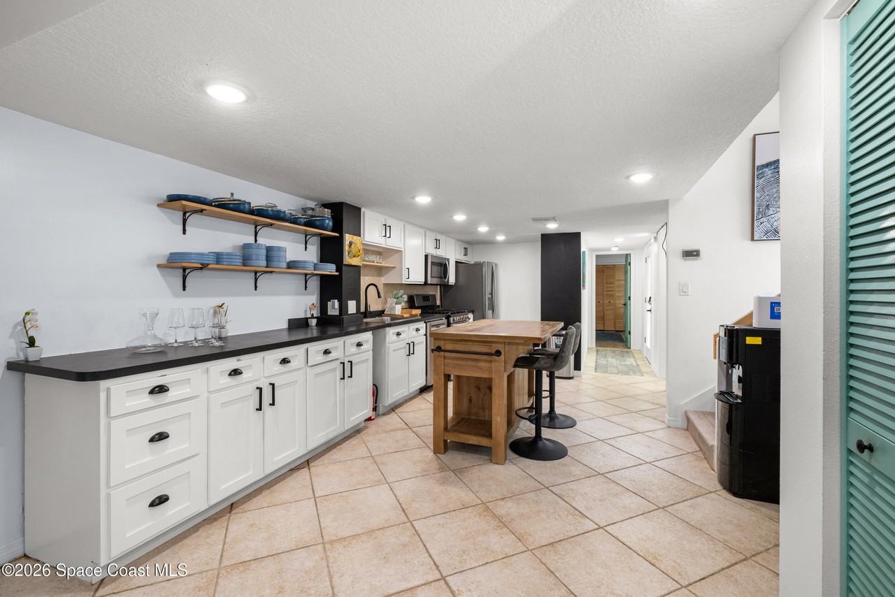 519 Washington Ave #519 - Photo 3 of 50