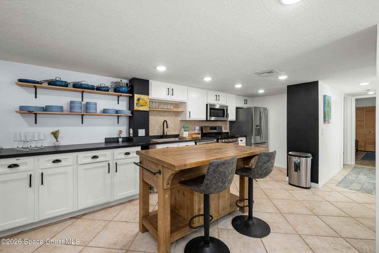 519 Washington Ave #519 - Photo 4 of 50