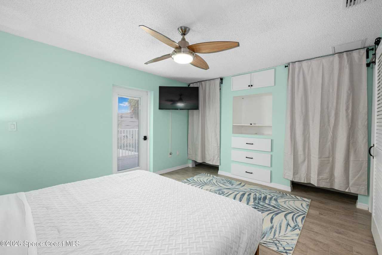 519 Washington Ave #519 - Photo 6 of 50