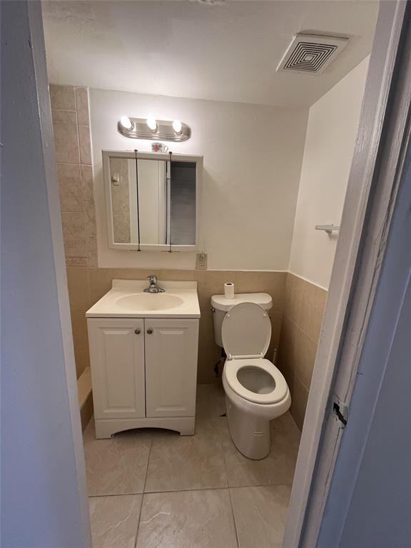 4069 Nw 19th St #4069 - Photo 5 of 6