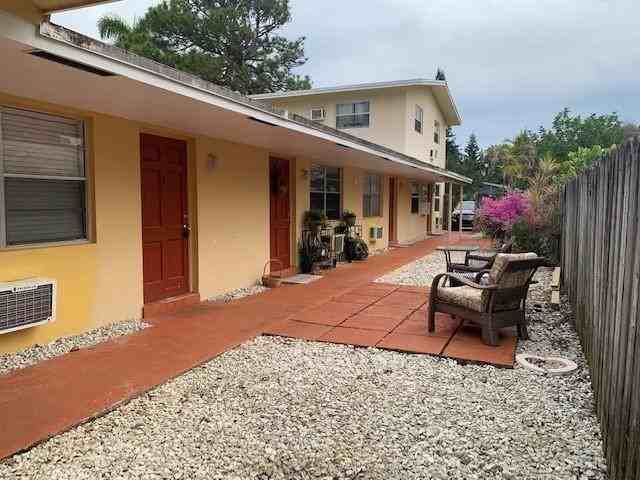 1129 Ne 17th Ter #1129-4 - Photo 2 of 9