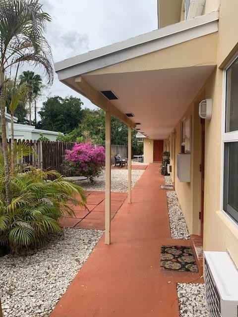 1129 Ne 17th Ter #1129-4 - Photo 5 of 9