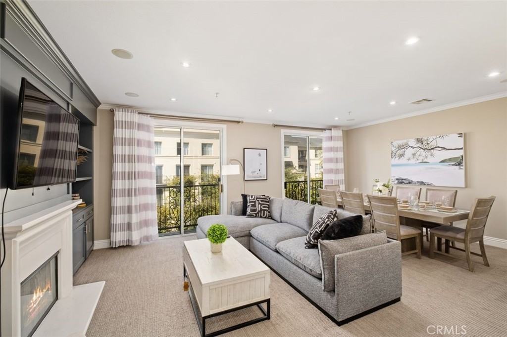 3372 Watermarke Pl #3372 - Photo 6 of 44