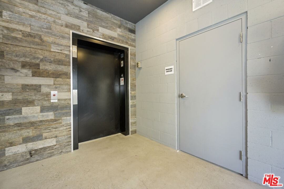 6925 Knowlton Pl #6925-302 - Photo 2 of 28