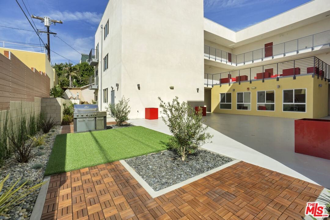 6925 Knowlton Pl #6925-302 - Photo 4 of 28