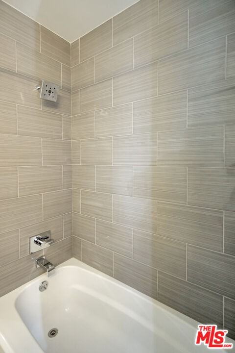 6925 Knowlton Pl #6925-302 - Photo 7 of 28