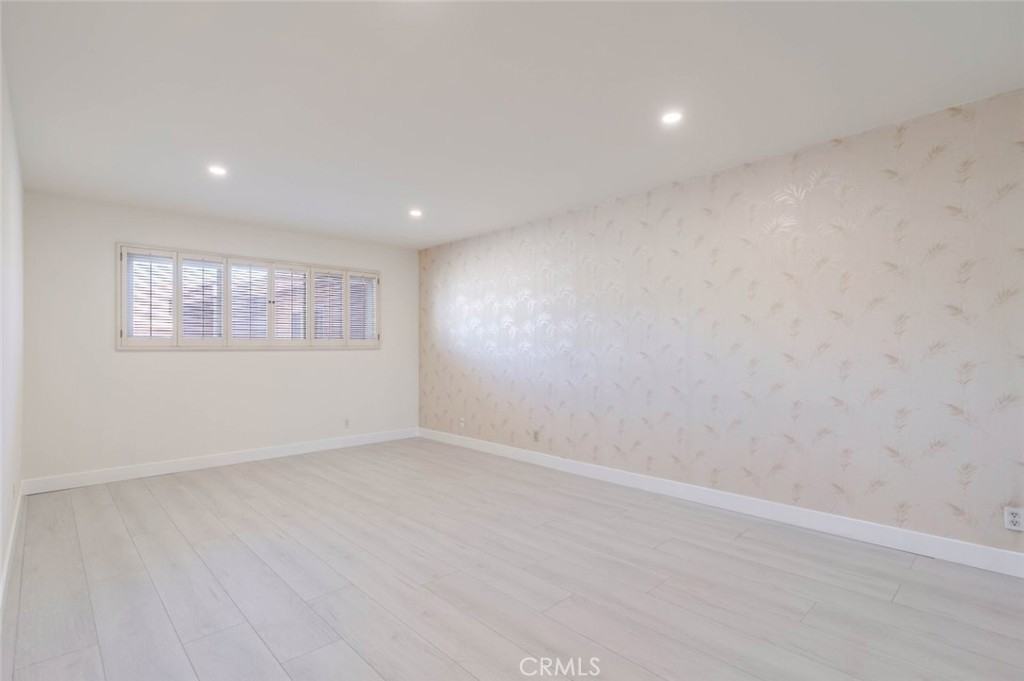 316 N Maryland Ave #316-306 - Photo 3 of 31