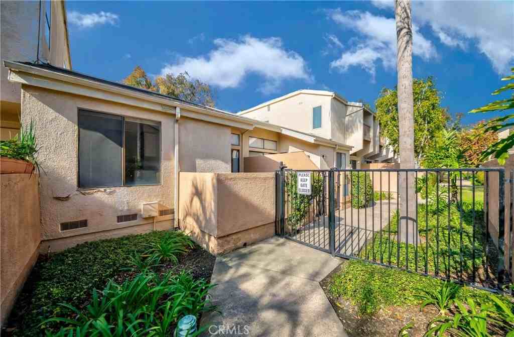 1520 Windsor Ln #1520-190 - Photo 2 of 47