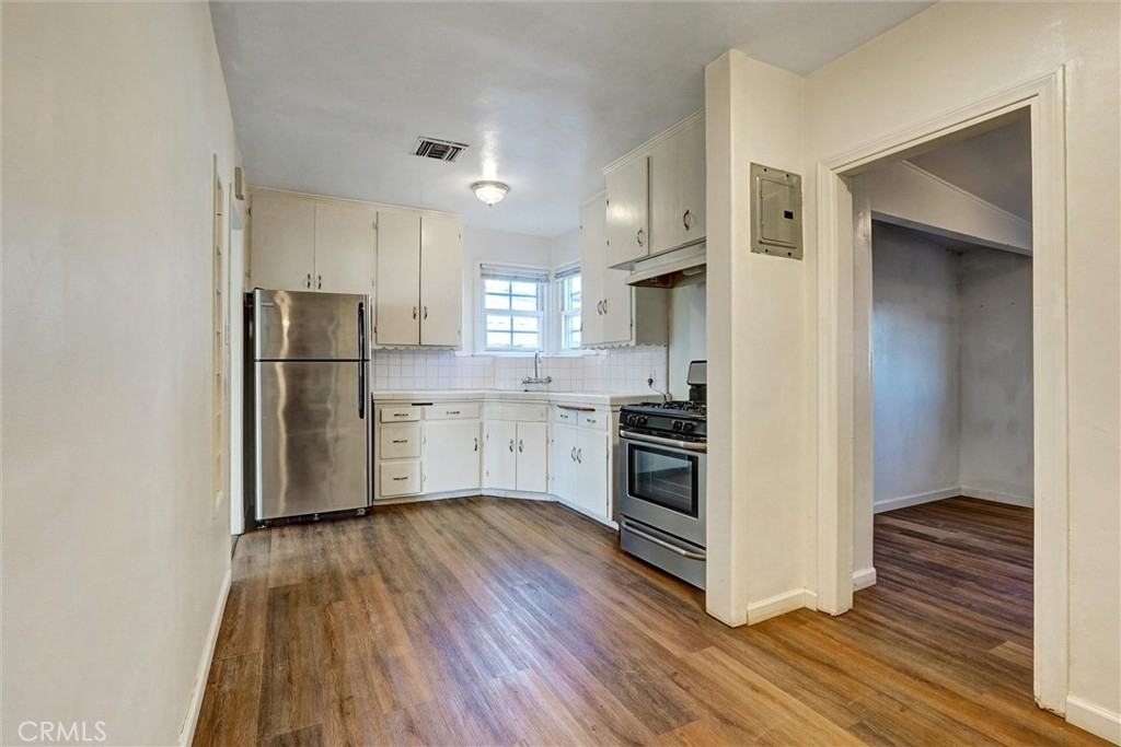 2028 N Pepper St #2028 - Photo 6 of 26