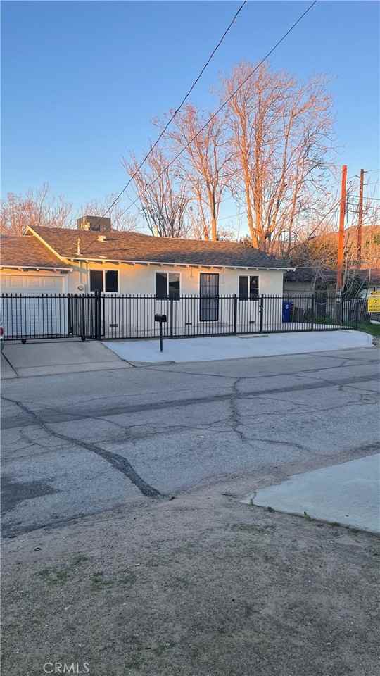 26474 Temple St #26474 - Photo 2 of 15