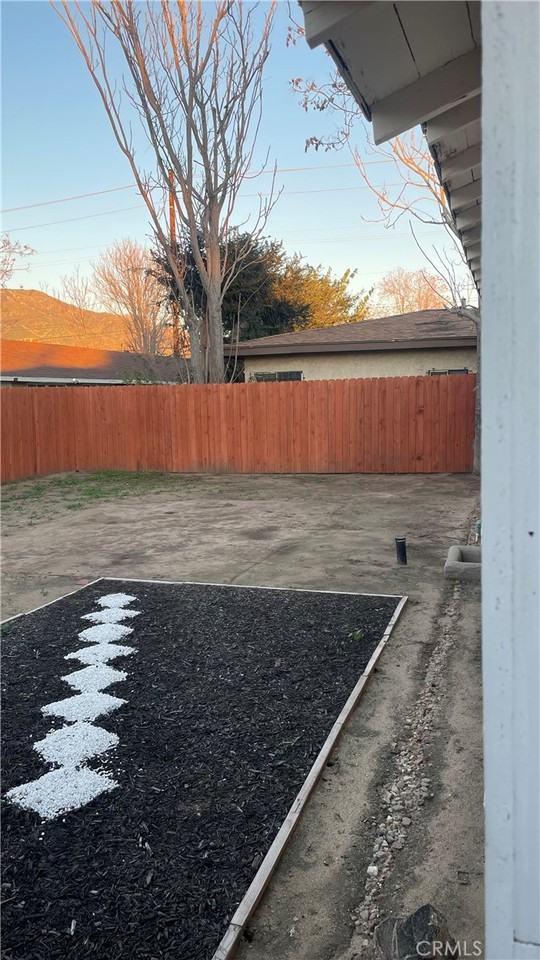 26474 Temple St #26474 - Photo 3 of 15